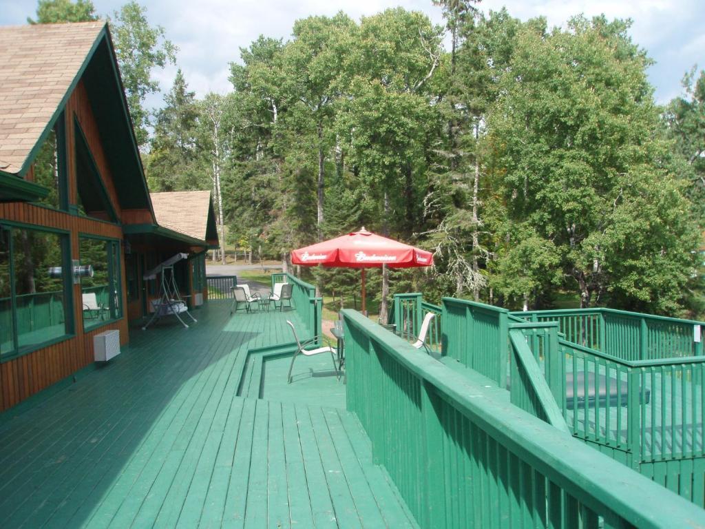Totem Resorts Sioux Narrows Стая снимка