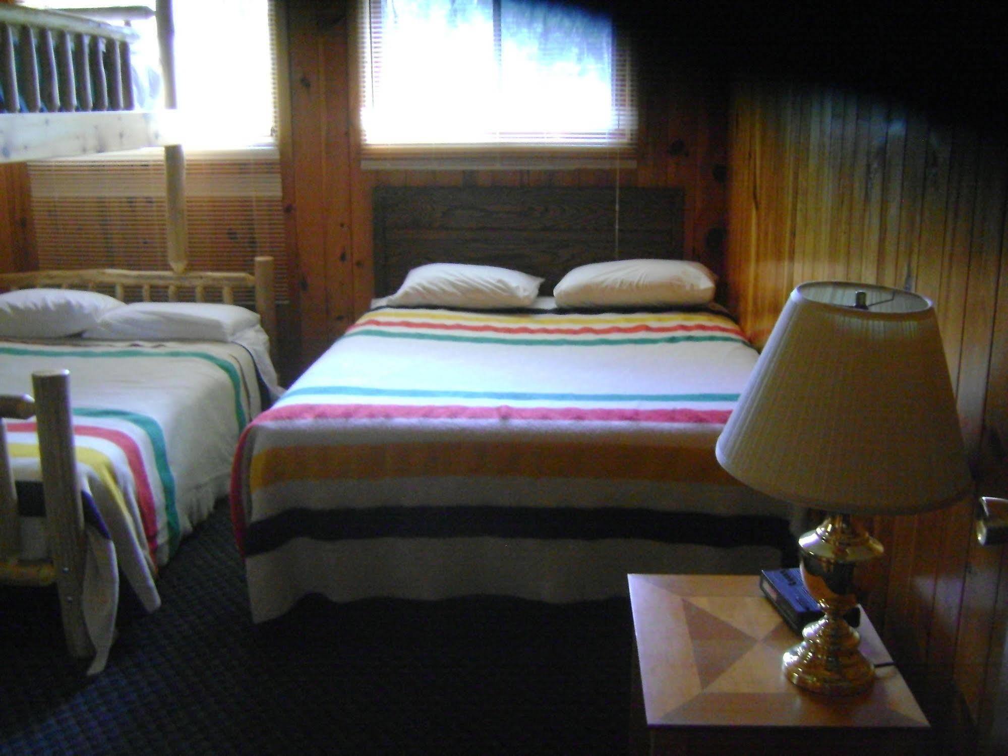 Totem Resorts Sioux Narrows Екстериор снимка